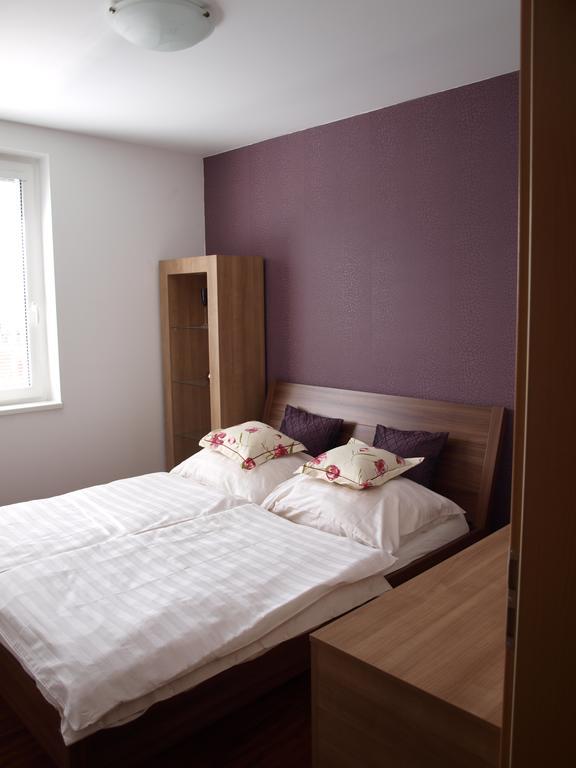 Apartman Drahovice Κάρλοβι Βάρι Δωμάτιο φωτογραφία